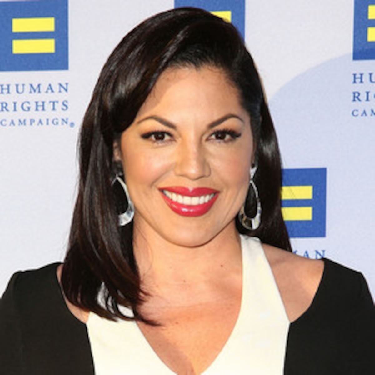 Former Grey S Anatomy Star Sara Ramirez Gets A Buzz Cut E News